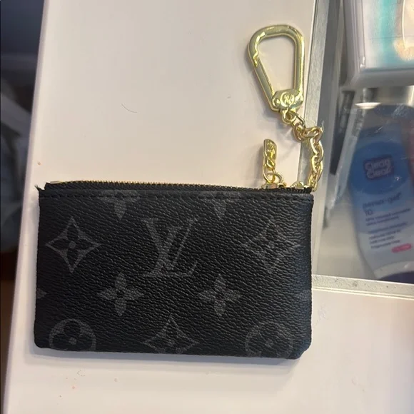 Louis Vuitton Black Monogram Key & Card Holder - Picture 2 of 6